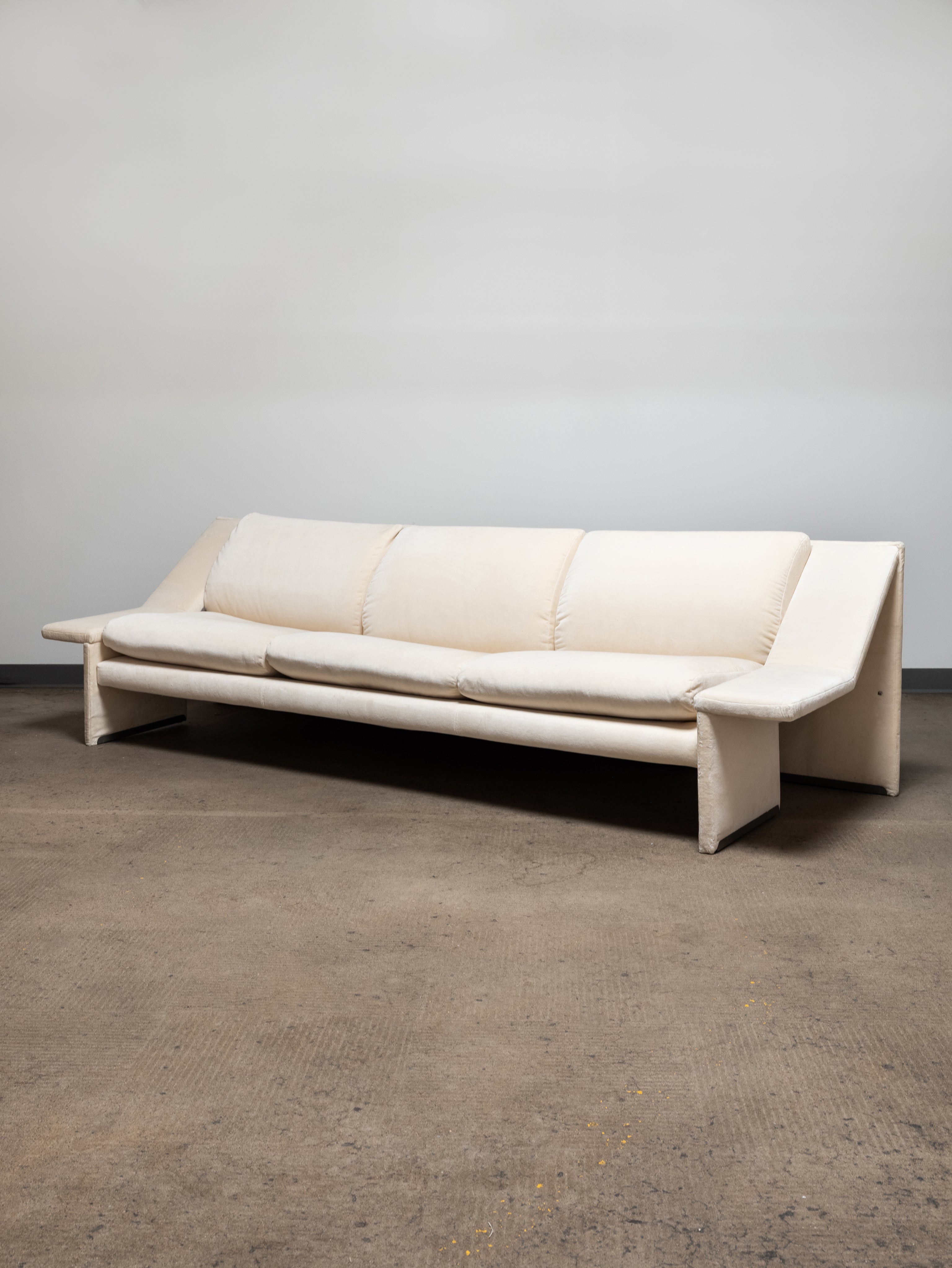 1980s Saporiti Italia Three-Seat Sofa in Cream Fabric