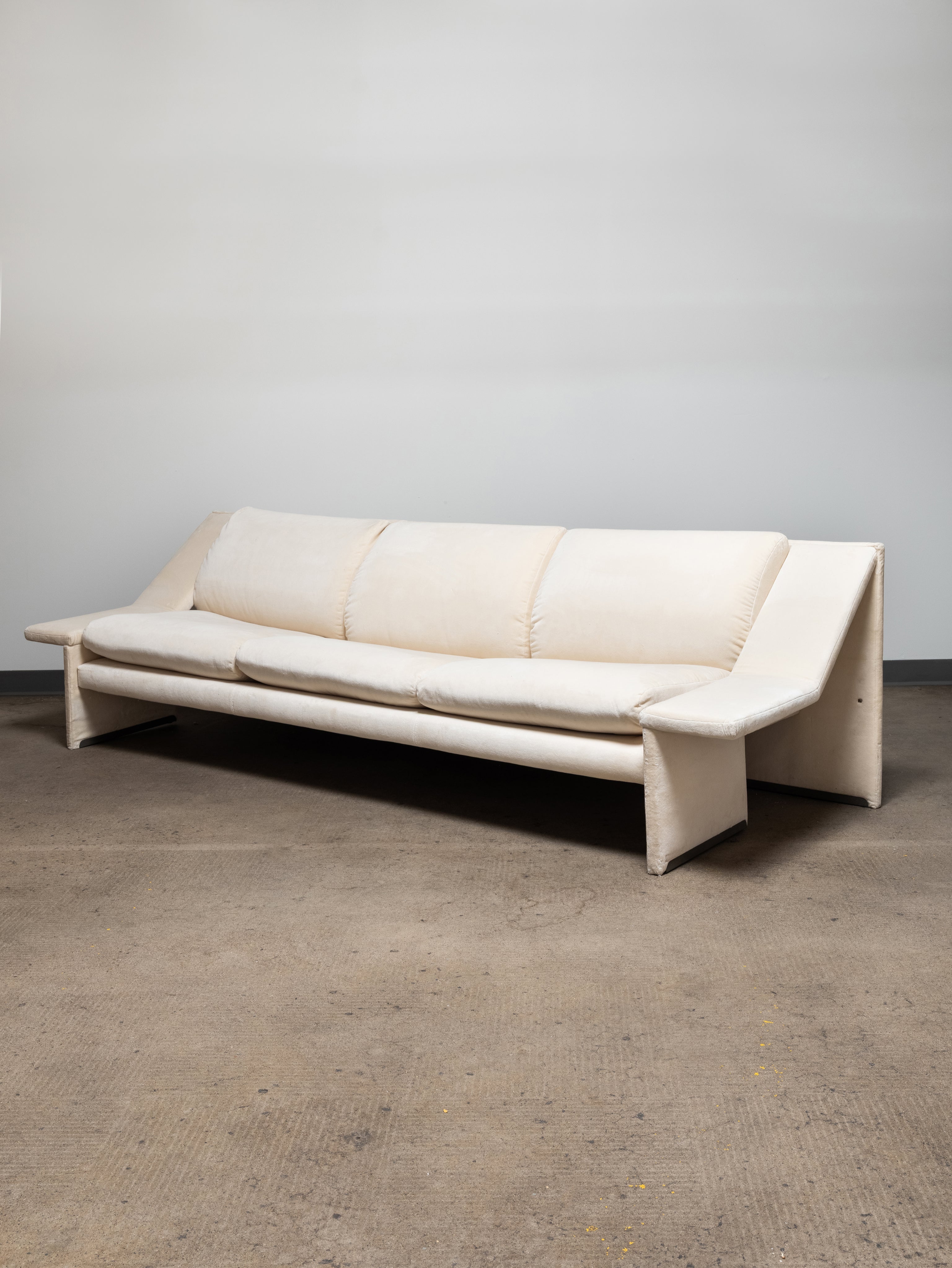 1980s Saporiti Italia Three-Seat Sofa in Cream Fabric